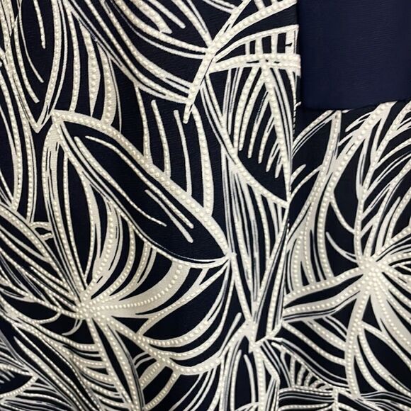 NWOT Perceptions Woman Navy and White Dress. Size 10 M medium - Picture 3 of 8